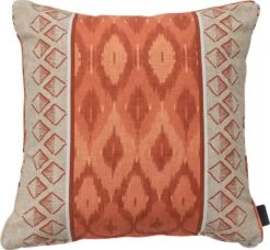 Madison sierkussen Ikatin oranje 50 x 50 x 12 cm